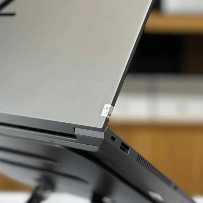 لپ تاپ hp zbook studio g7 استوک i9-32-512-4gb — تصویر ۴