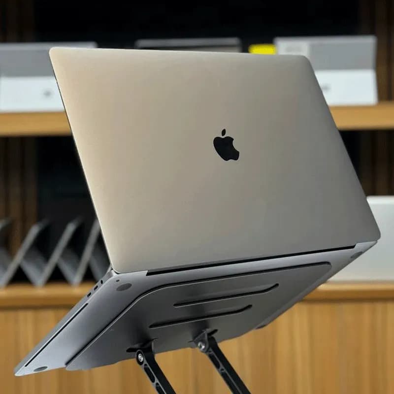 لپ تاپ macbook pro 2019 اپن باکس i9-32-1tb-8gb — تصویر ۴