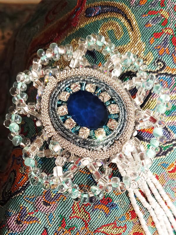 گل سینه جواهردوزی (طراحی اختصاصی) — تصویر ۱۱
