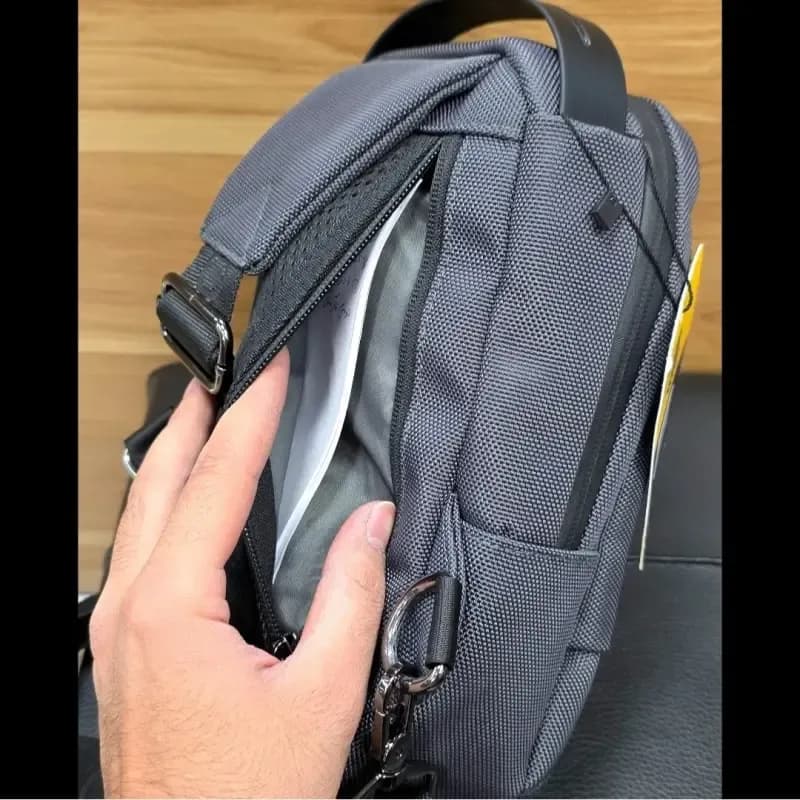 بادی بگ مردانه وارداتی برزنتی جیتو مدل JITUO ضدآب با پورت USB — تصویر ۸