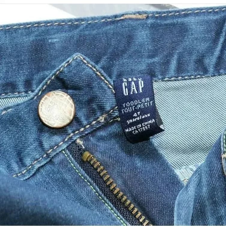 شلوارک جین بچگانه برند GAP مناسب دختر و پسر سایز 2 تا 6 سال — تصویر ۳