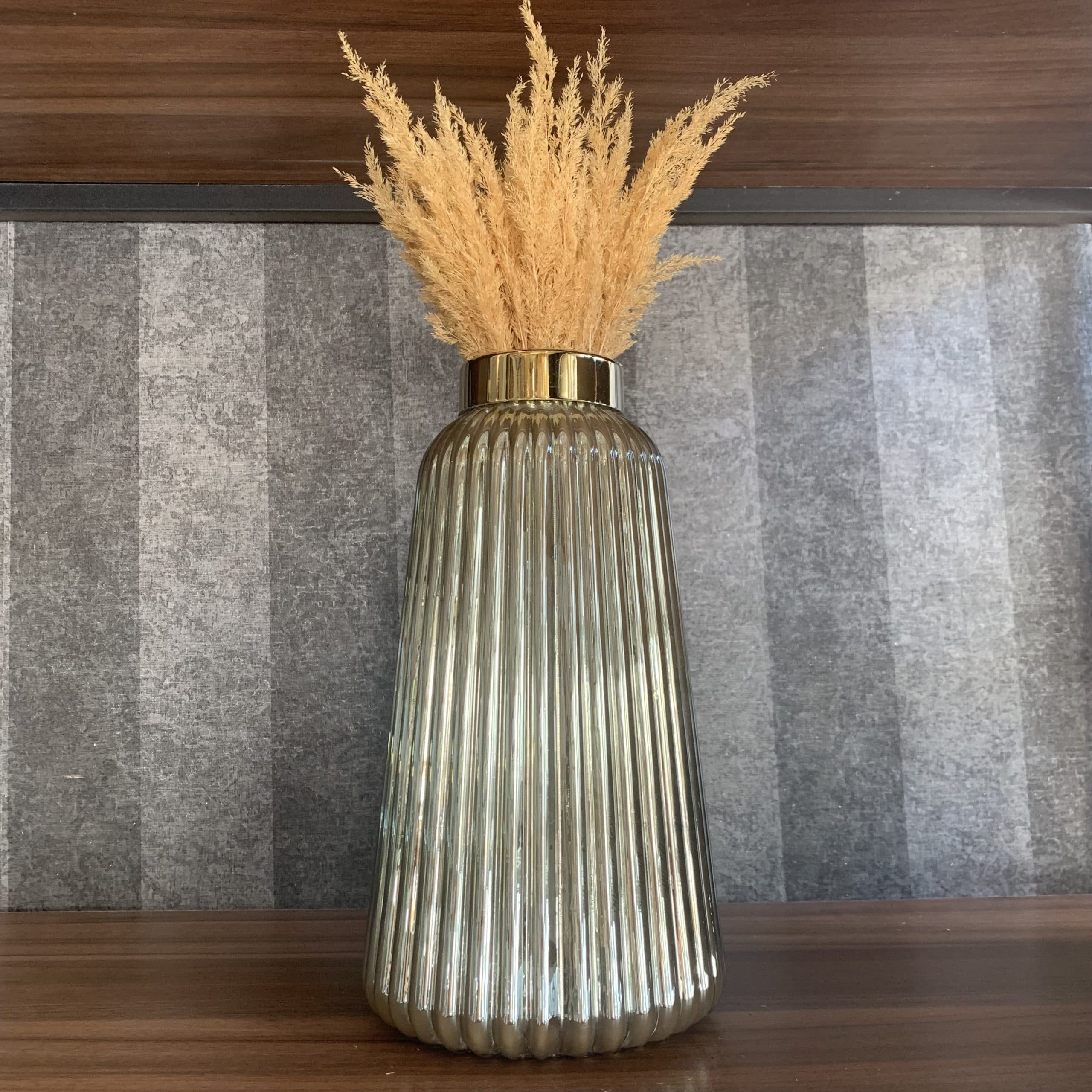 گلدان شیشه ای استوانه رنگی مدل شیاردار — تصویر ۴