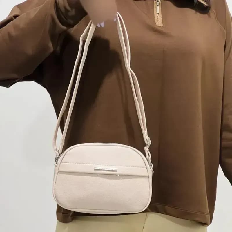 کیف اسپرت دوشی چرم مصنوعی زنانه کد 1391 ادویرو پلاس — تصویر ۹
