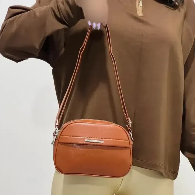 کیف اسپرت دوشی چرم مصنوعی زنانه کد 1391 ادویرو پلاس — تصویر ۸