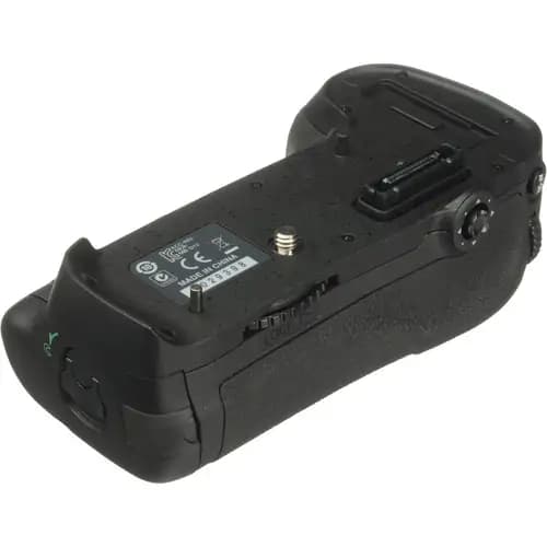 باتری گریپ نیکون مشابه اصلی Nikon MB-D12 Battery Grip for D800 HC — تصویر ۳
