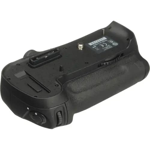 باتری گریپ نیکون مشابه اصلی Nikon MB-D12 Battery Grip for D800 HC — تصویر ۲