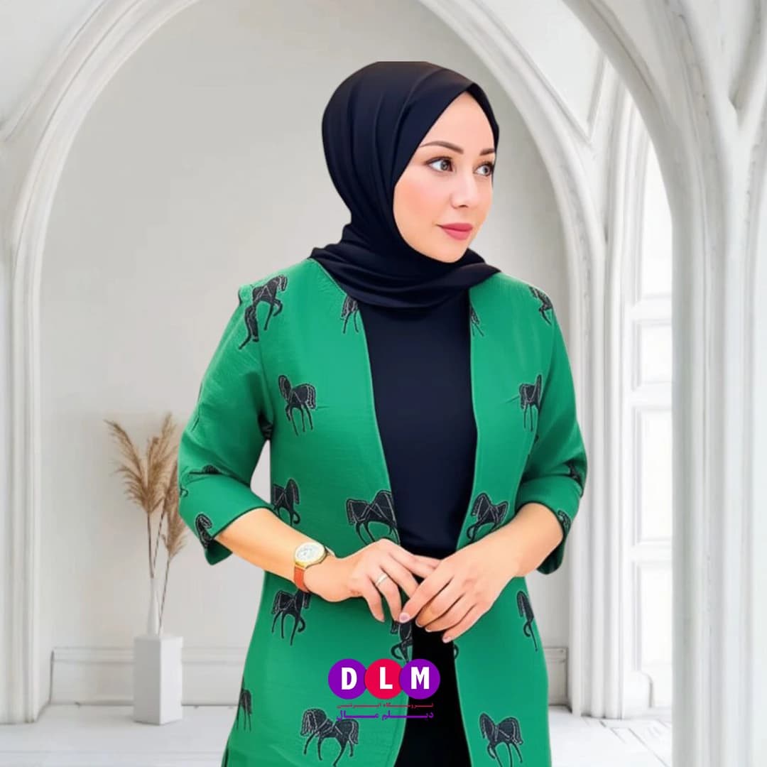 مانتو کژوال سبز طرح اسب – شیک برای استایل روزمره شما — تصویر ۹