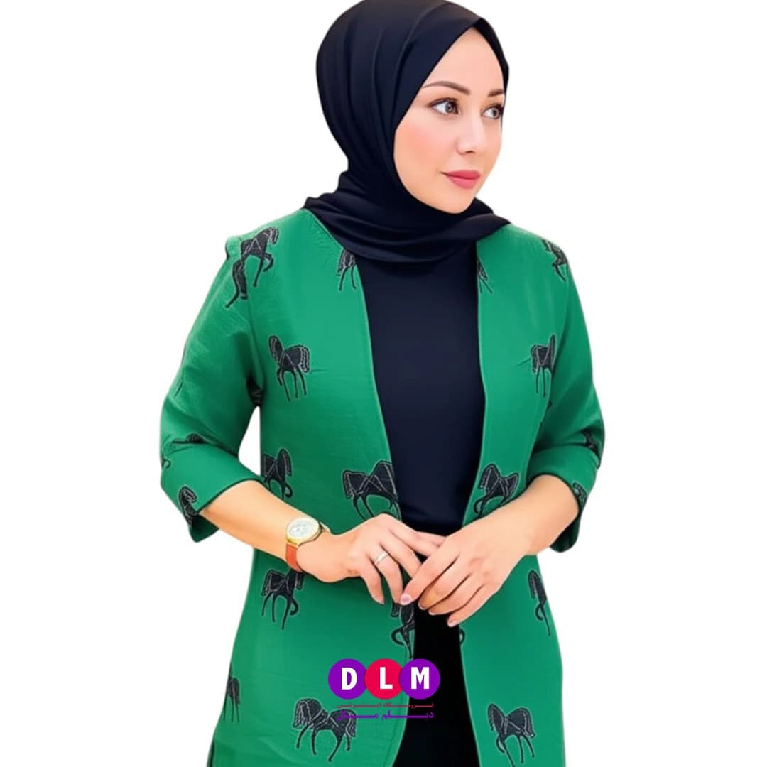 مانتو کژوال سبز طرح اسب – شیک برای استایل روزمره شما — تصویر ۱۲