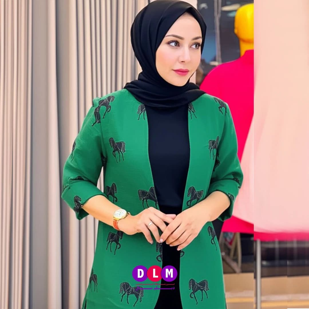 مانتو کژوال سبز طرح اسب – شیک برای استایل روزمره شما — تصویر ۸