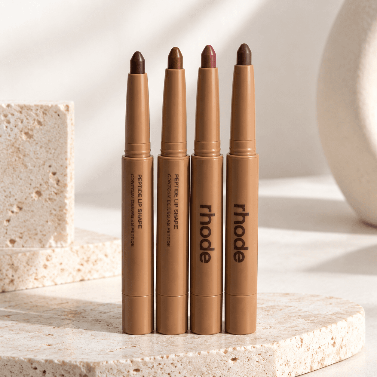 خط لب پیچی رود Rhode Peptide Lip Shape
