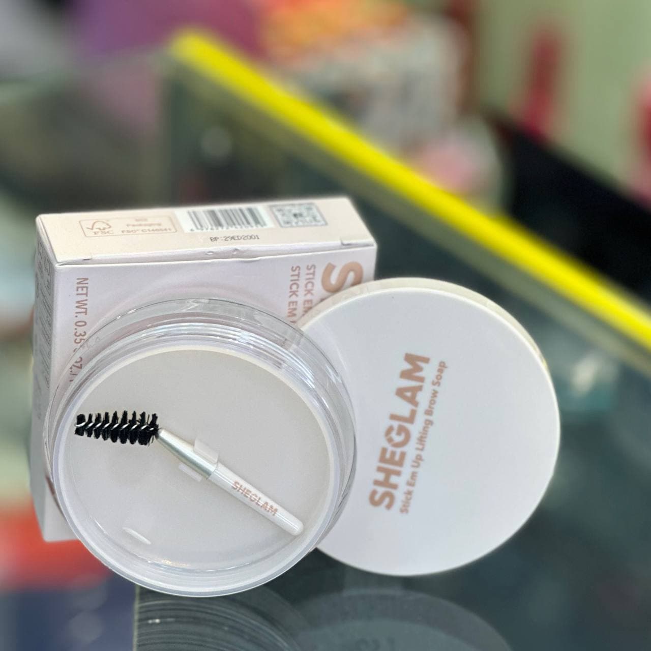 صابون ابرو کاسه ای شیگلم Sheglam مدل Stick Em Up Lifting Brow Soap — تصویر ۷