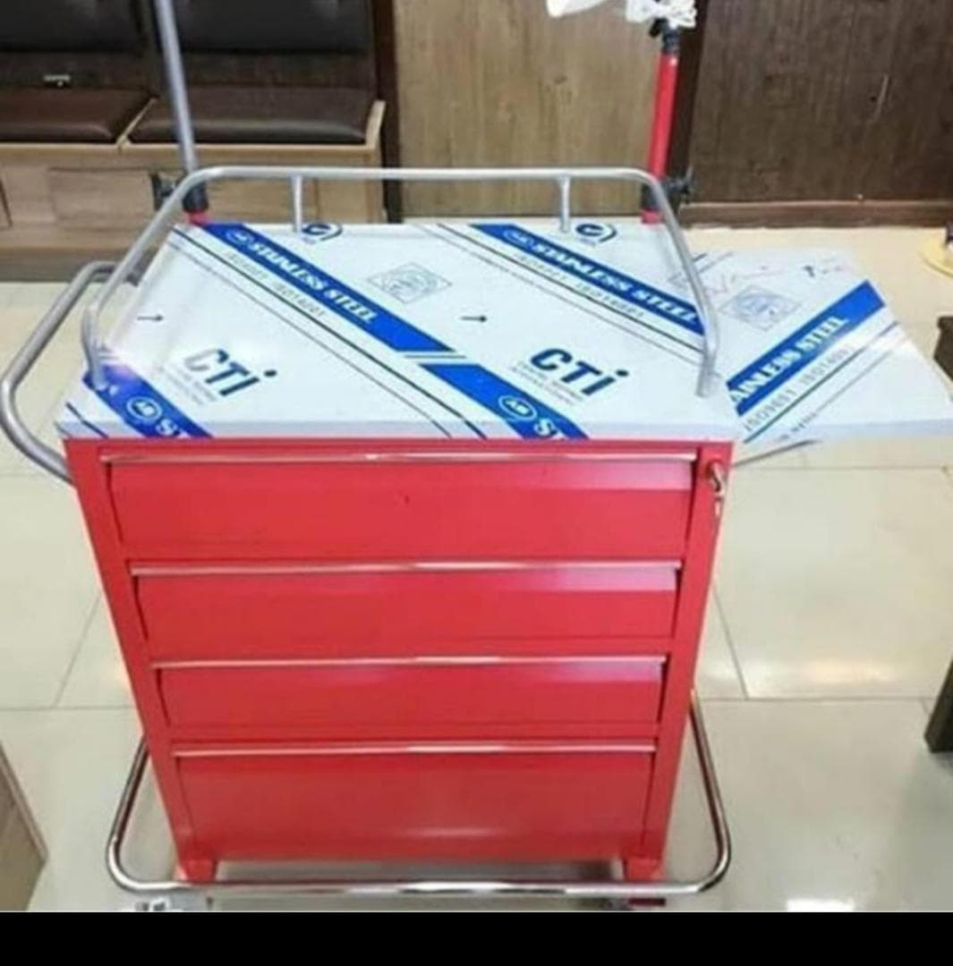 ترالی اورژانس چهار کشو — تصویر ۳