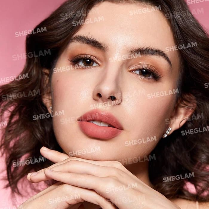 رژ لب جامد شیگلم STARLIGHT VELVET رنگ MAGICAL D-LIGHT — تصویر ۹