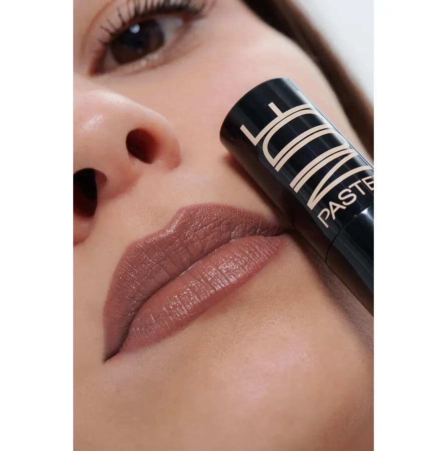 رژ لب پاستل مدل Nude — تصویر ۶
