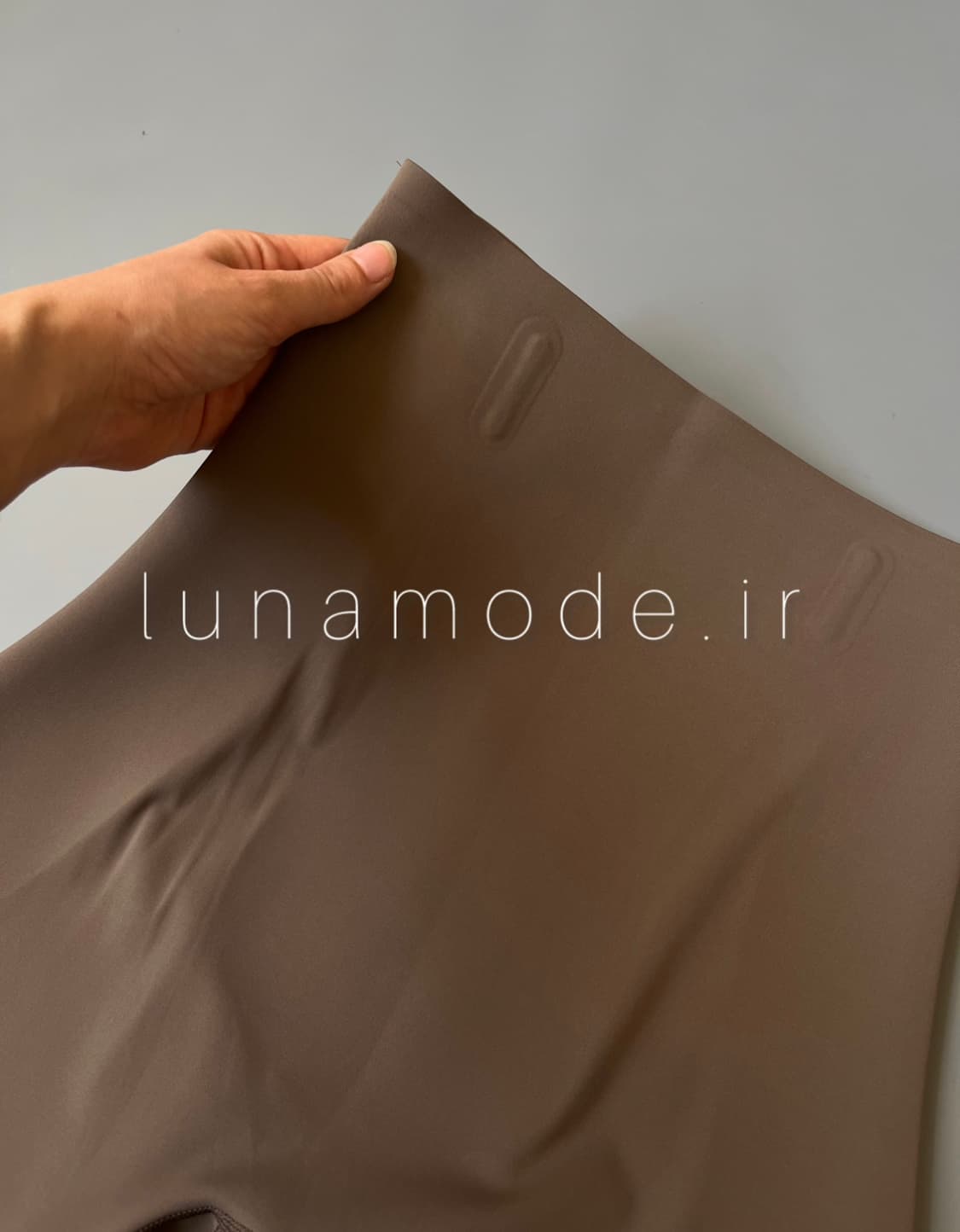 لگ باربی زنانه تک رنگ لاته مات — تصویر ۳