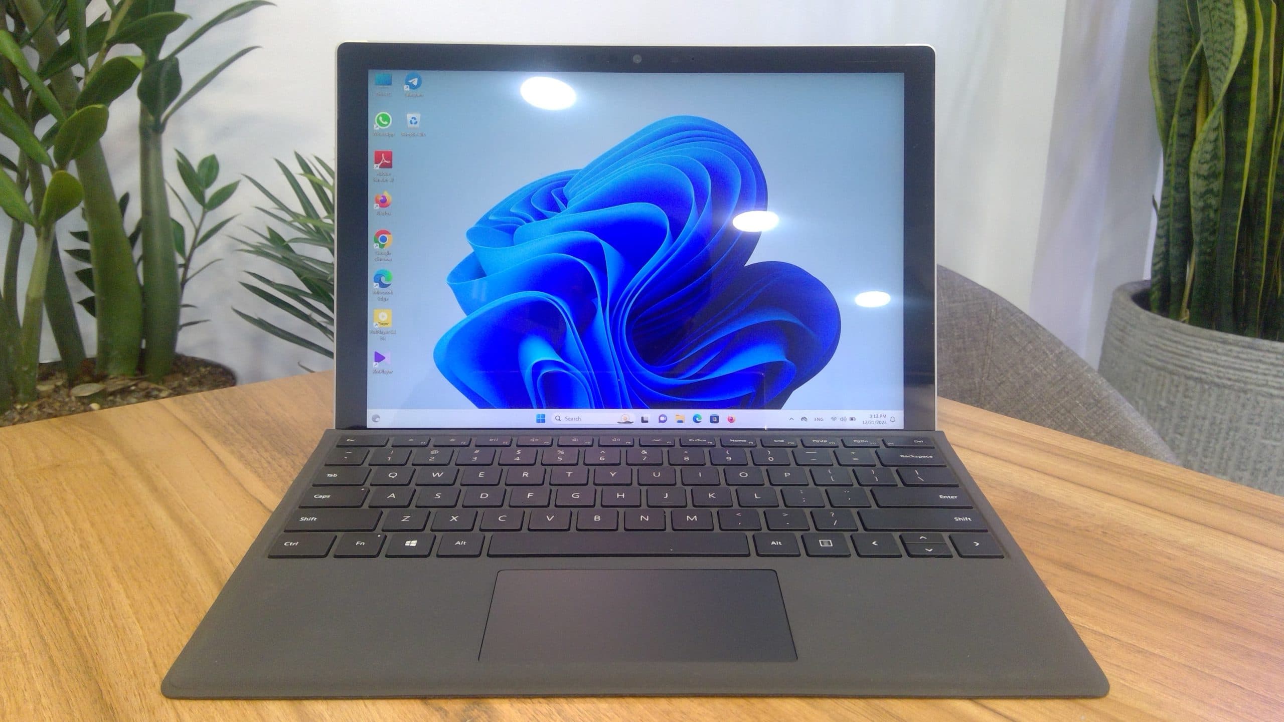 تبلت استوک مایکروسافت Surface Pro 5 / i7-16GB-512GB — تصویر ۳