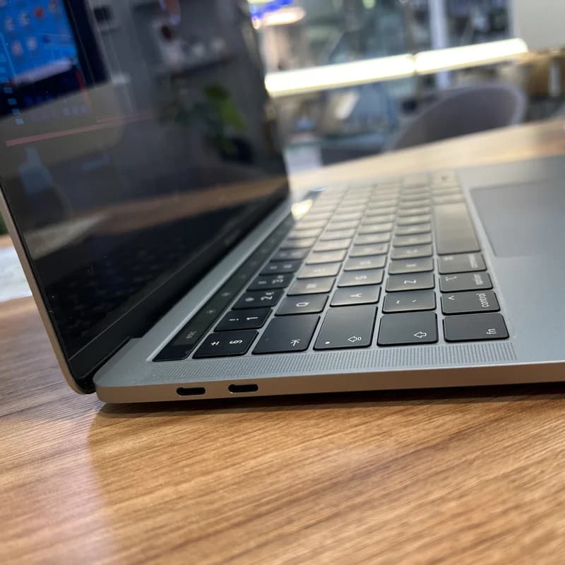 لپ تاپ استوک 13 اینچی اپل MacBook Pro (A2159) 2019 Corei5-8GB-256SSD — تصویر ۸