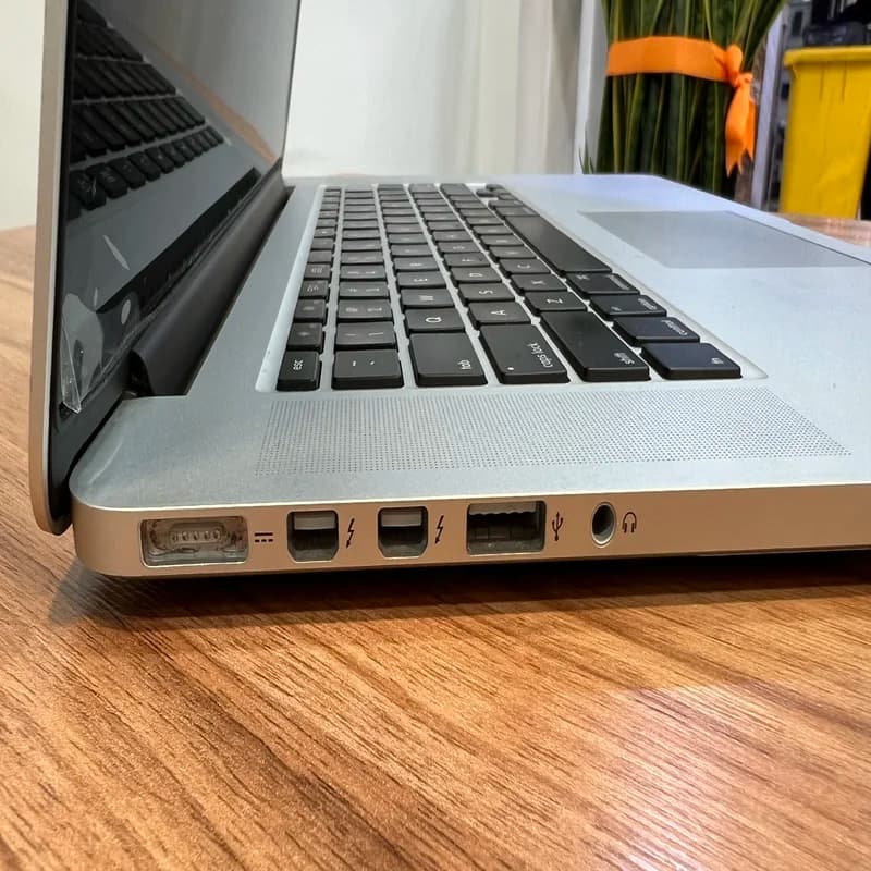 لپ تاپ استوک 15 اینچی اپل MacBook Pro (A1398) 2013 Corei7-8GB-256GB گرافیک دار — تصویر ۶