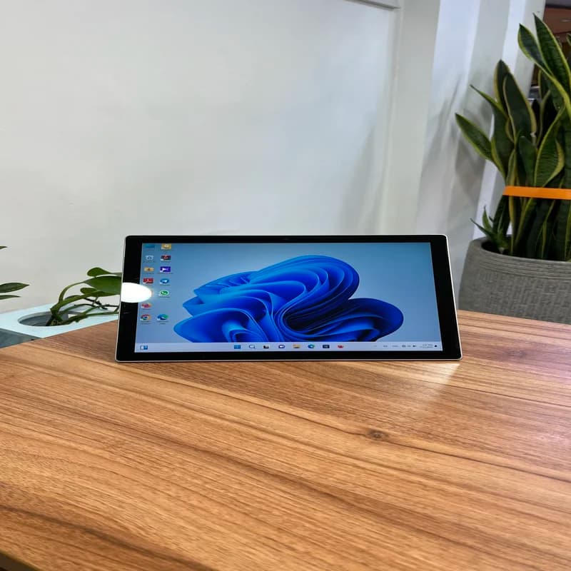 تبلت استوک مایکروسافت Surface Pro 6 / i7-8GB-256GB — تصویر ۳