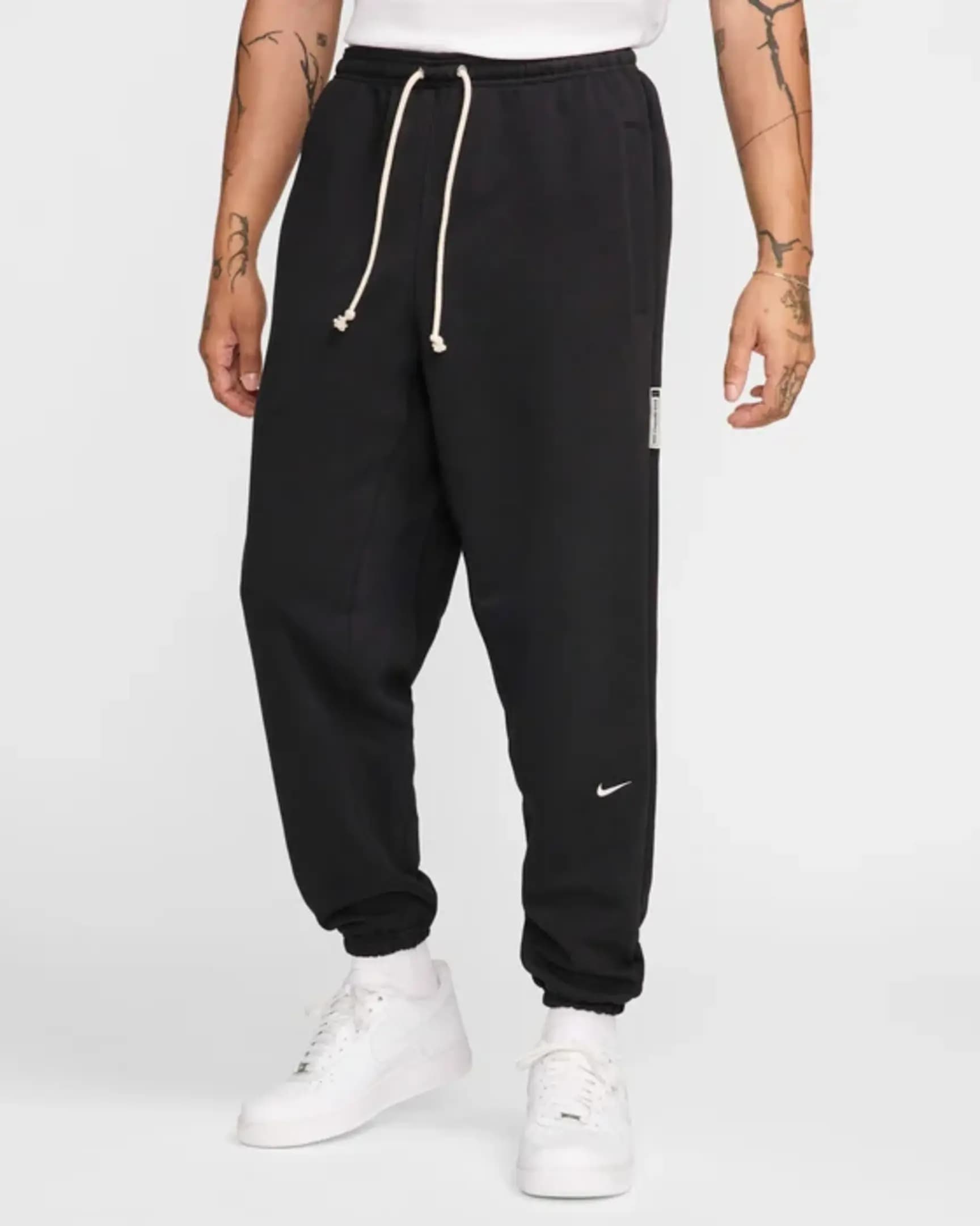 Nike Standard Issue — تصویر ۹