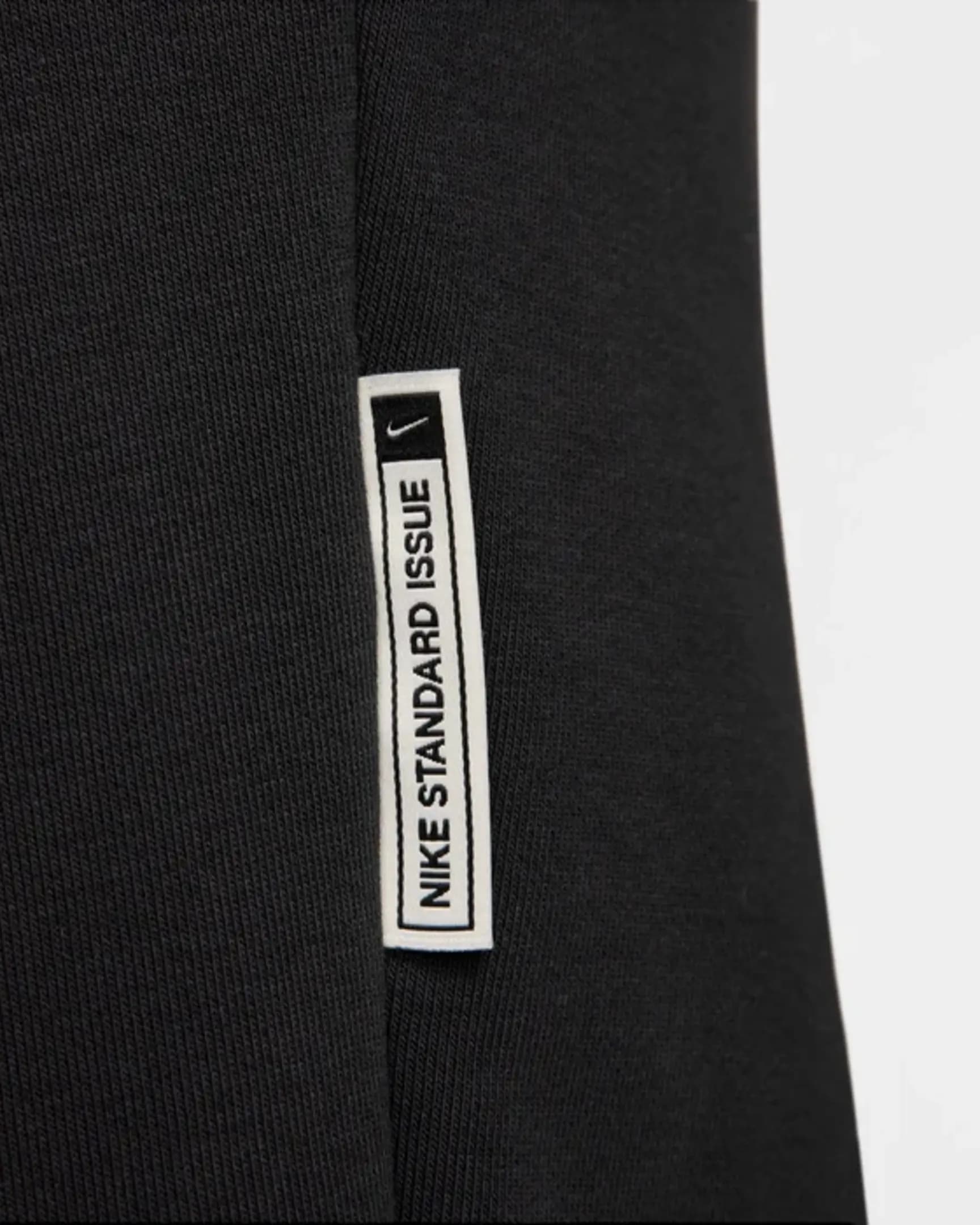 Nike Standard Issue — تصویر ۵