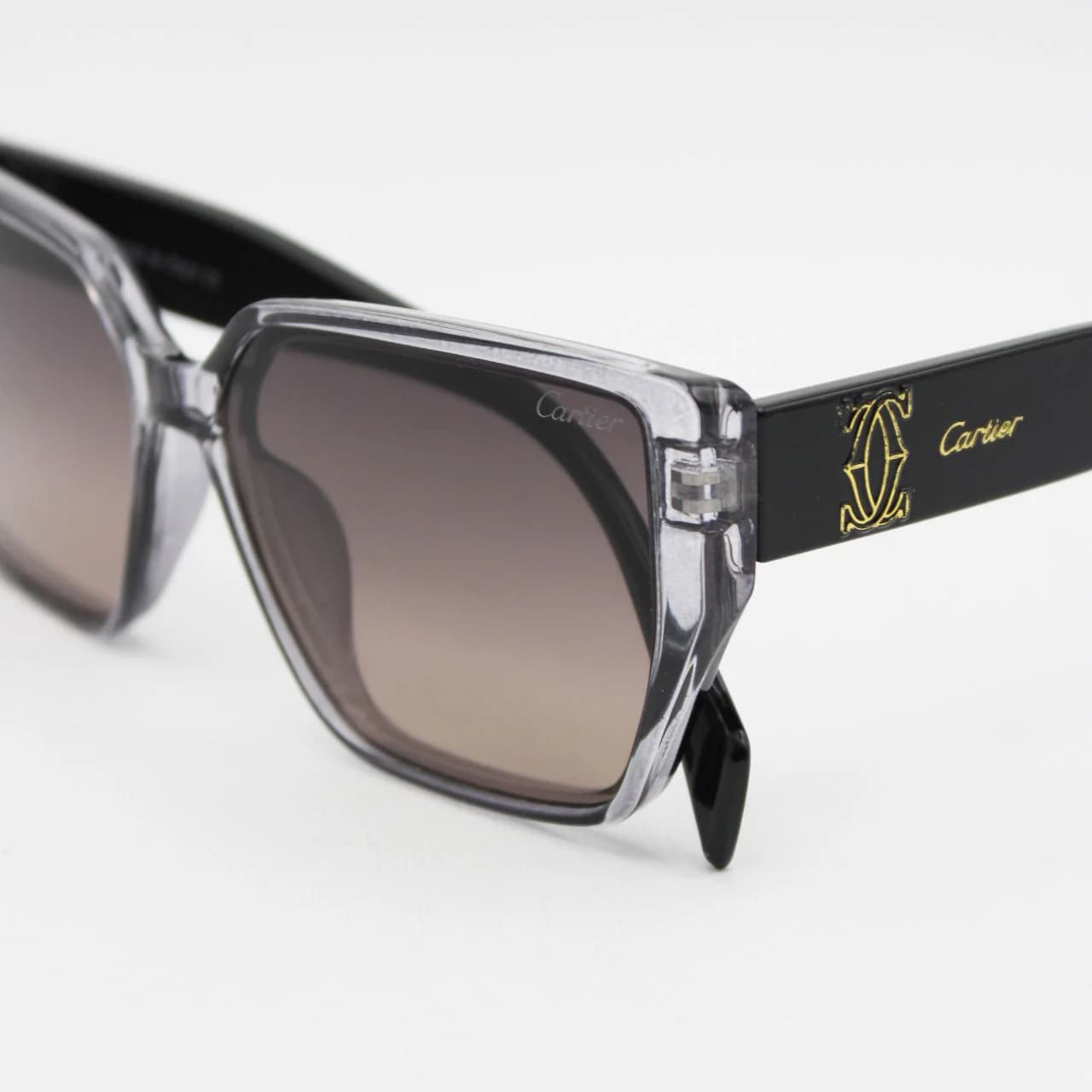 عینک آفتابی زنانه کارتیر (Cartier) مدل 89011 — تصویر ۱۱