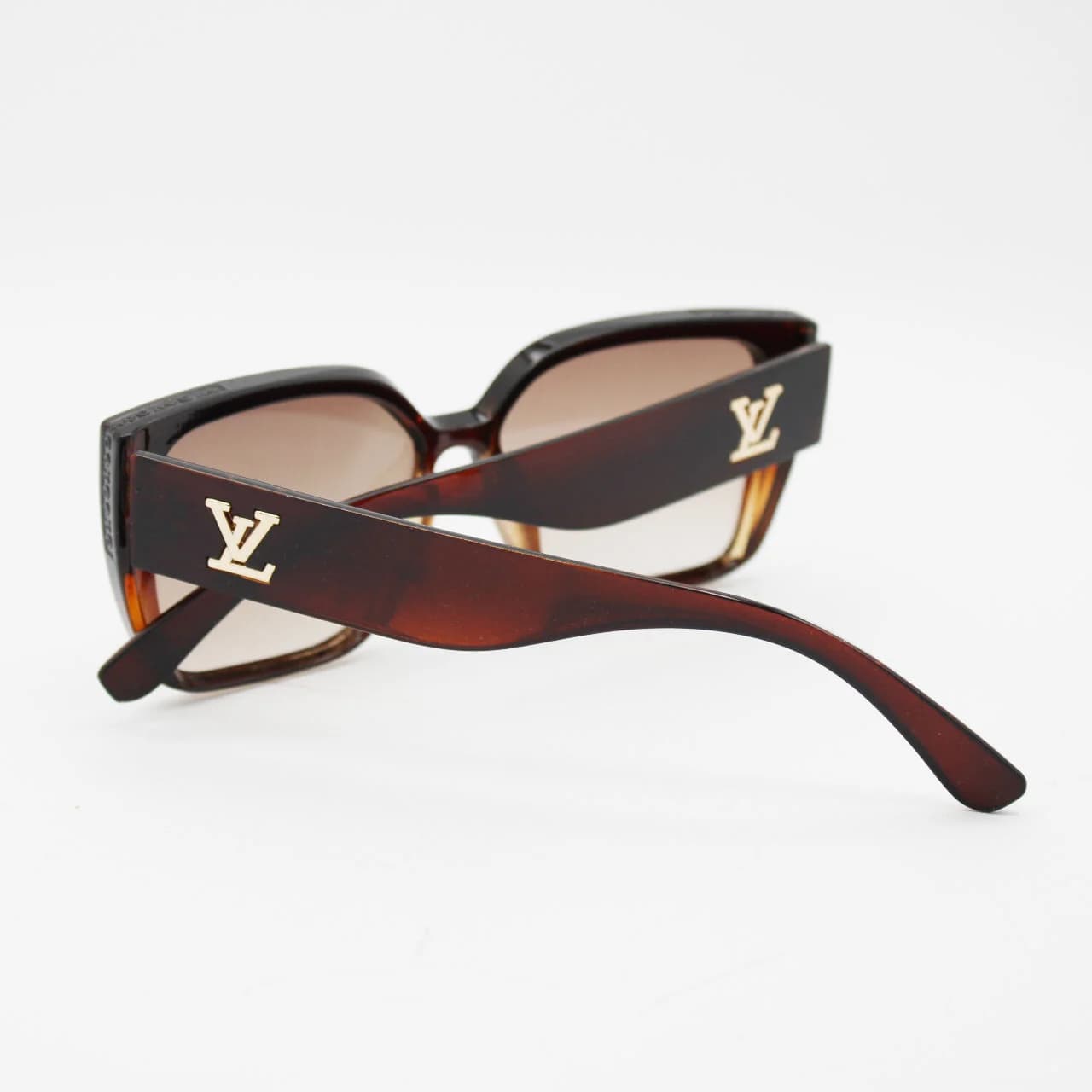 عینک آفتابی زنانه لویی ویتون (Louis Vuitton) مدل 5841 — تصویر ۷