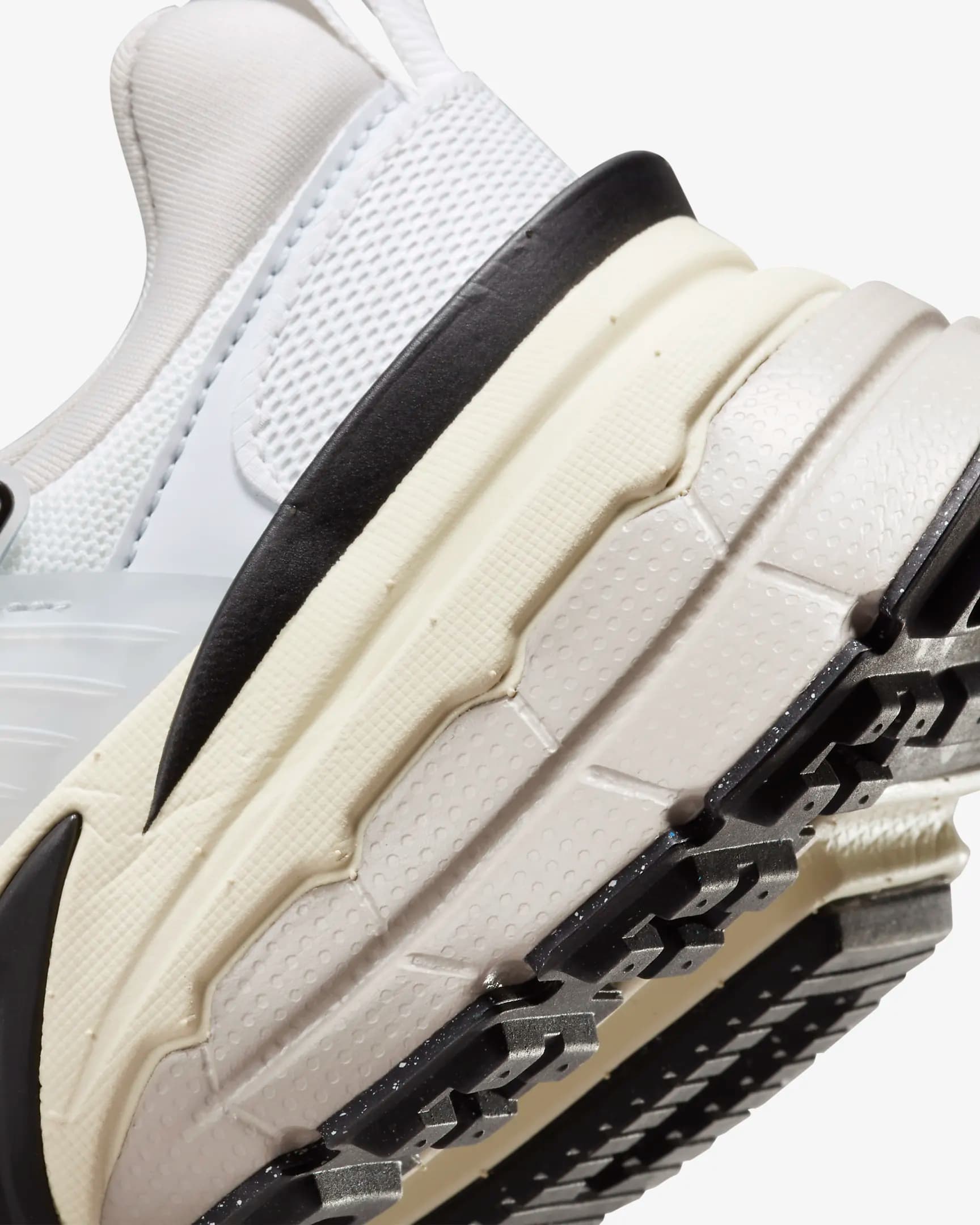 Nike V2K Run — تصویر ۸