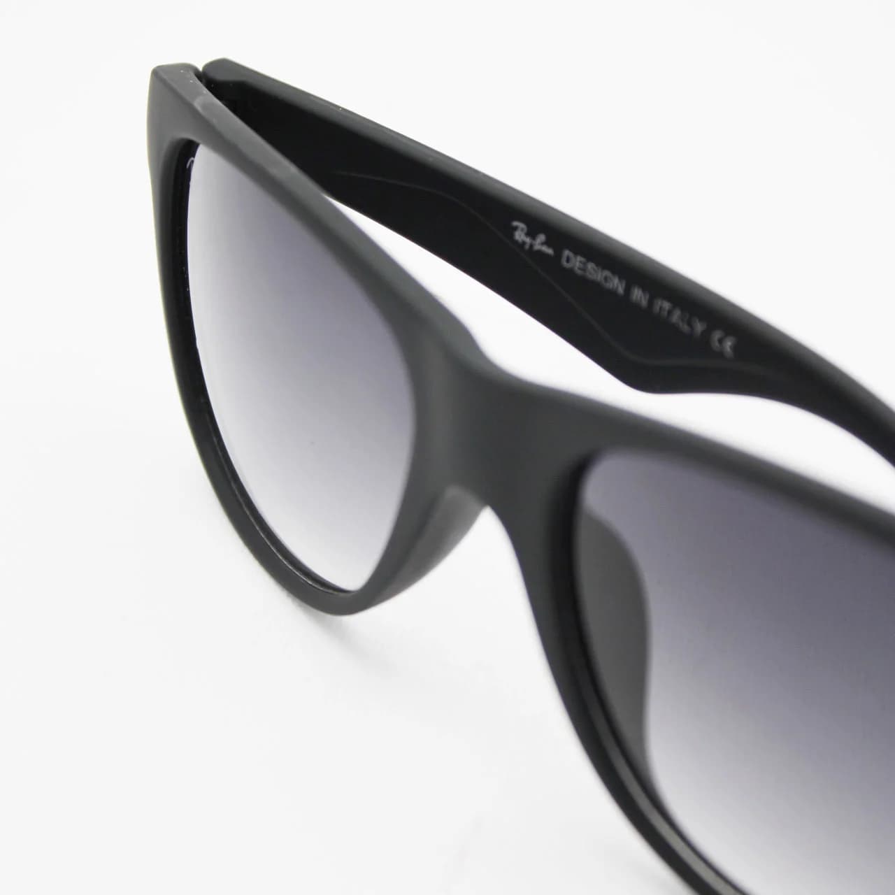 عینک آفتابی مردانه ریبن (Ray Ban) مدل 7026 — تصویر ۵