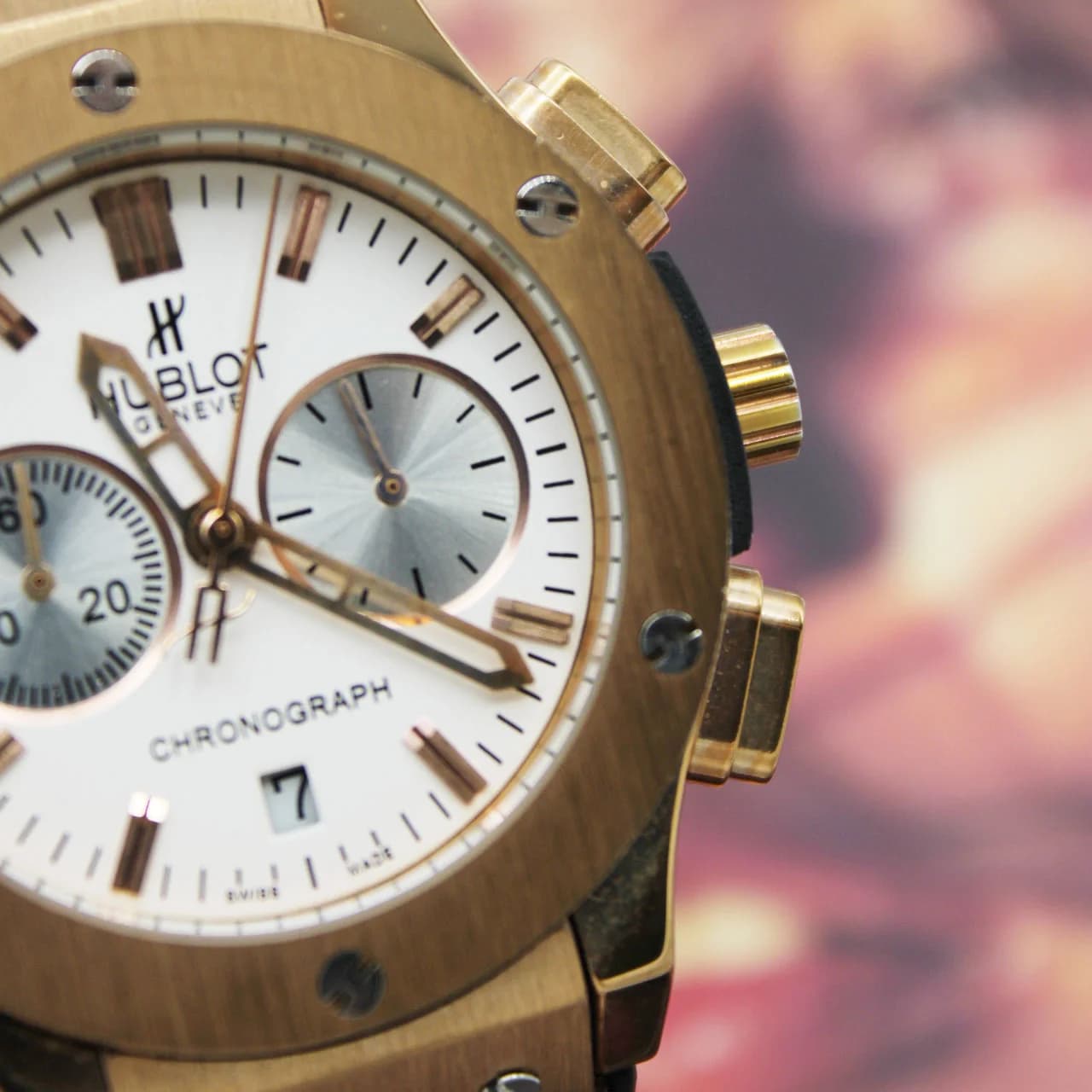ساعت زنانه هابلوت (Hublot) مدل 30 — تصویر ۳