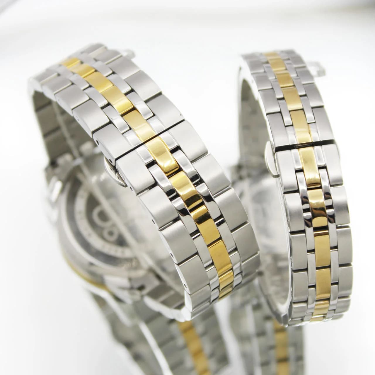 ساعت ست زنانه و مردانه موادو (Movado) مدل 2045 — تصویر ۱۲