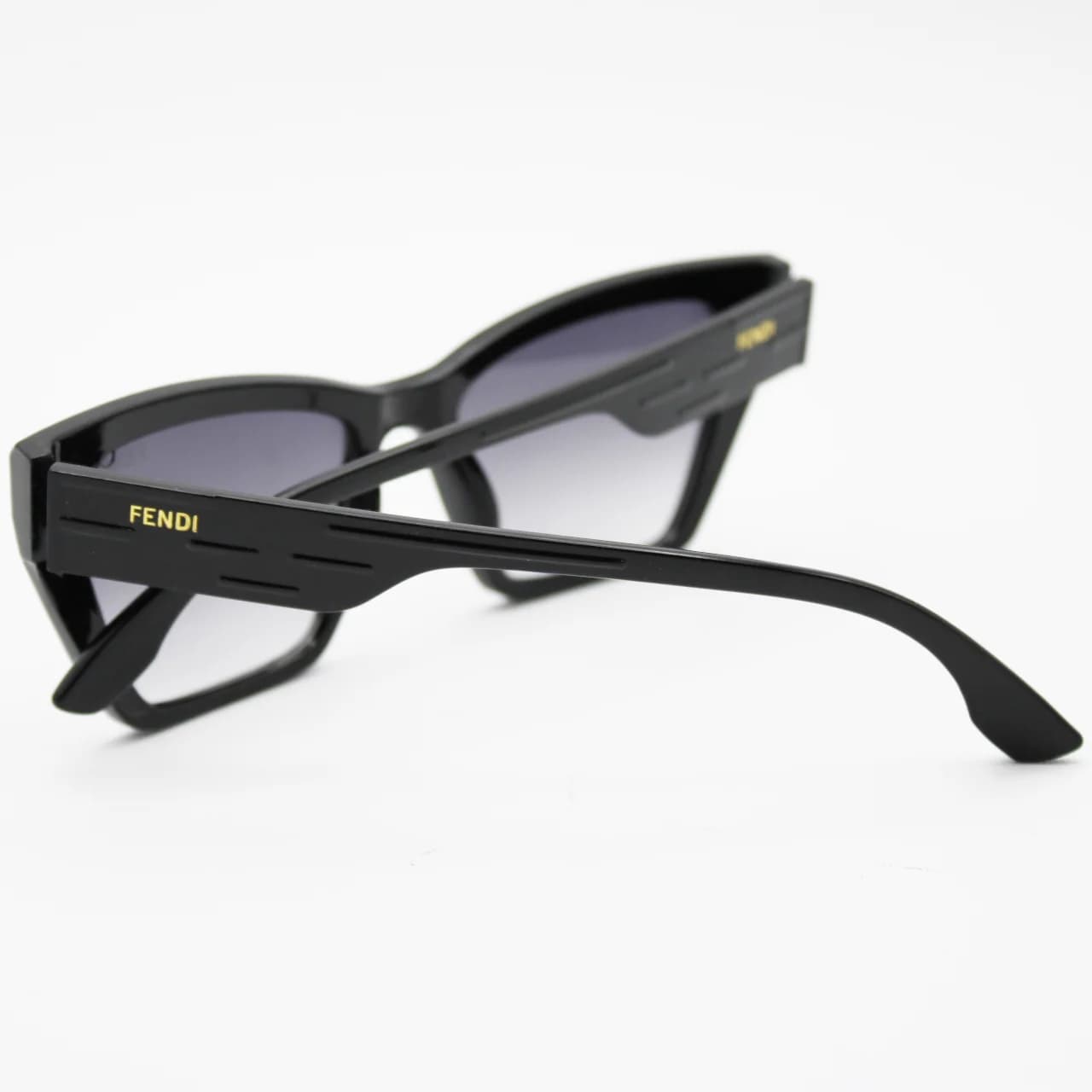 عینک آفتابی زنانه فندی (Fendi) 6001 — تصویر ۵