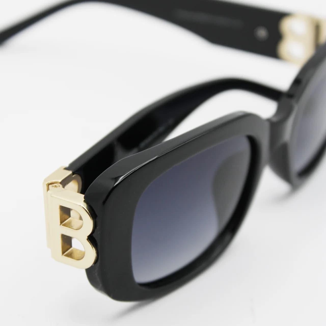 عینک آفتابی زنانه بالنسیاگا (Balenciaga) مدل 0310 — تصویر ۴