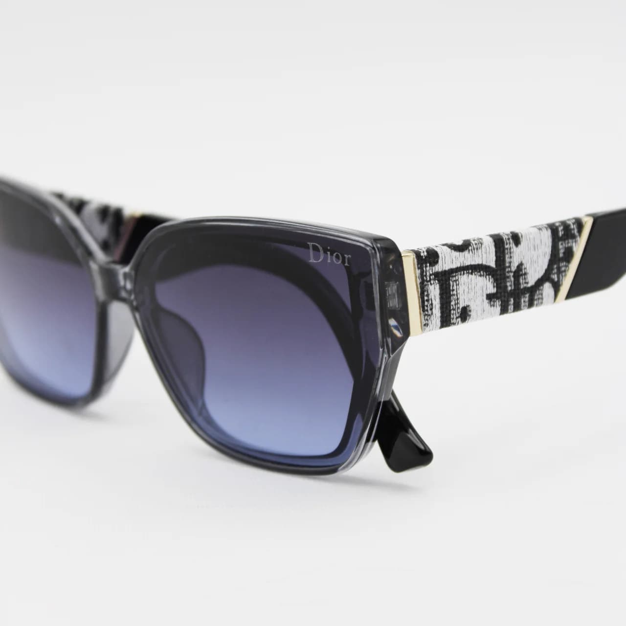 عینک آفتابی زنانه دیور (Dior) مدل 9465 — تصویر ۴