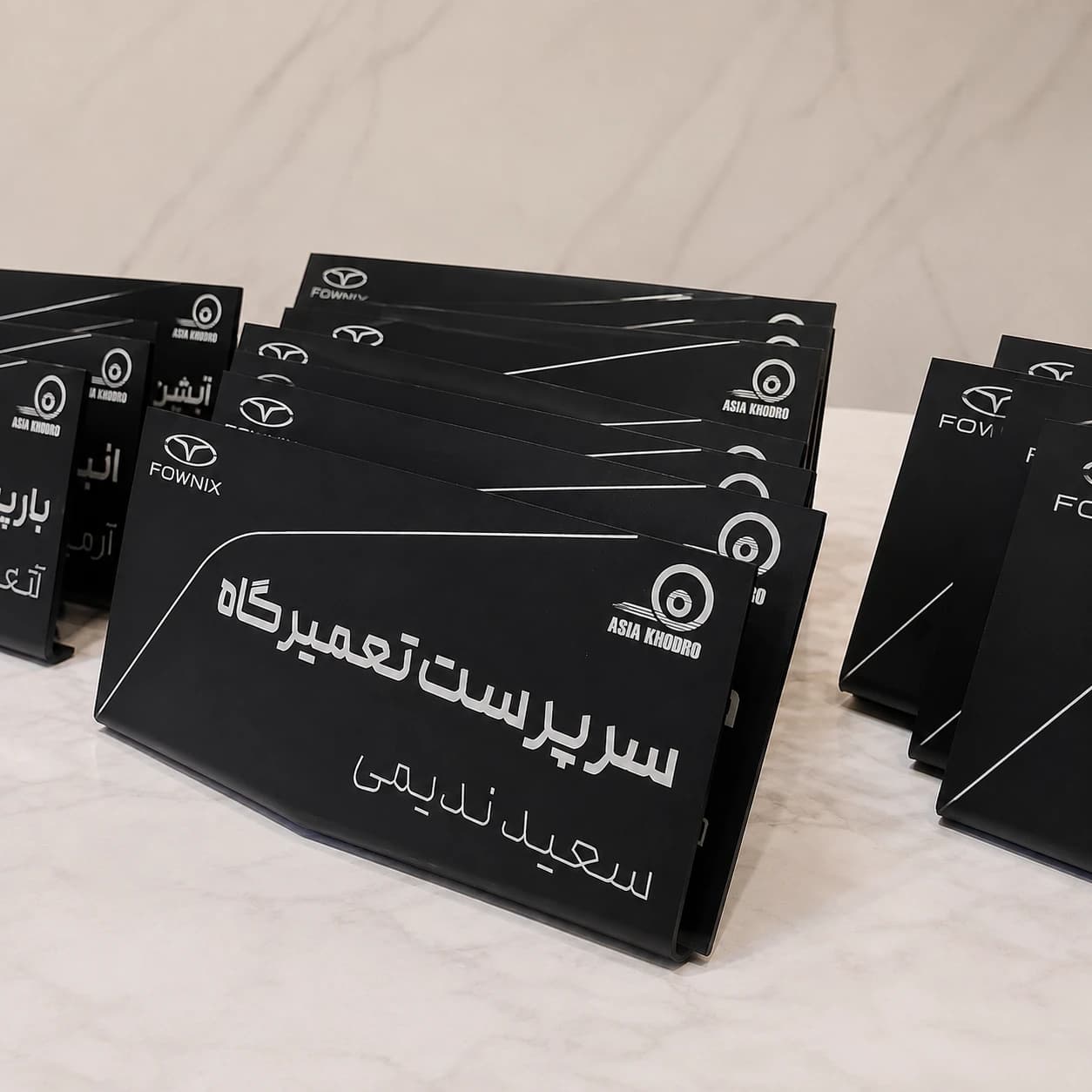پلاک رومیزی پرسنلی پلکسی گلاس — تصویر ۲