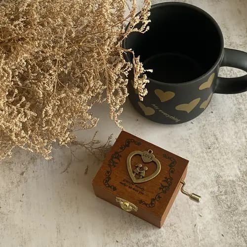 جعبه موزیکال چوبی هندلی کلاسیک- آهنگ بیکلام تولد مبارک – در 10 طرح قابل انتخاب — تصویر ۱۲