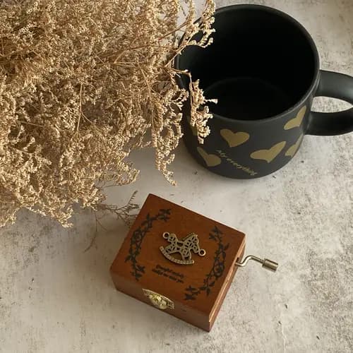 جعبه موزیکال چوبی هندلی کلاسیک- آهنگ بیکلام تولد مبارک – در 10 طرح قابل انتخاب — تصویر ۱۰