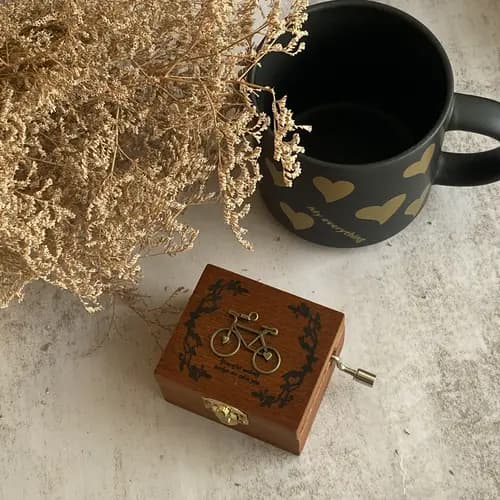 جعبه موزیکال چوبی هندلی کلاسیک- آهنگ بیکلام تولد مبارک – در 10 طرح قابل انتخاب — تصویر ۷