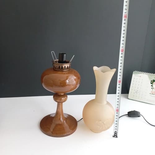 چراغ گردسوز چوبی پایه خراطی – یک دکوری زیبا و نوستالژیک — تصویر ۶