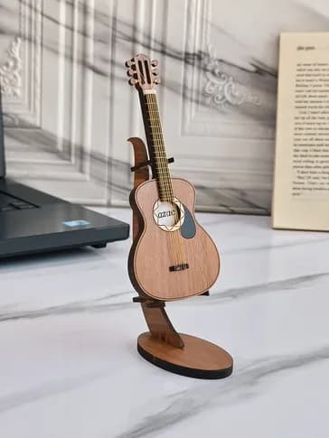 گیتار کلاسیک دکوری — تصویر ۵
