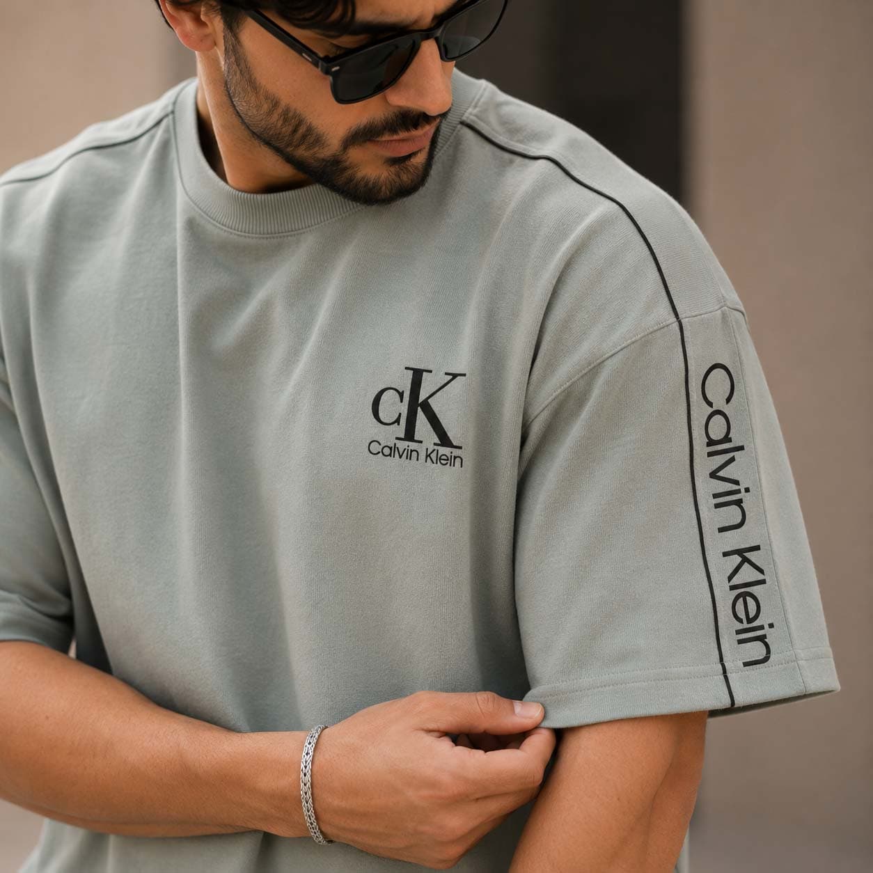 ست تیشرت و شلوار مردانه طرح Calvin Klein | رنگ سبز کمرنگ — تصویر ۲