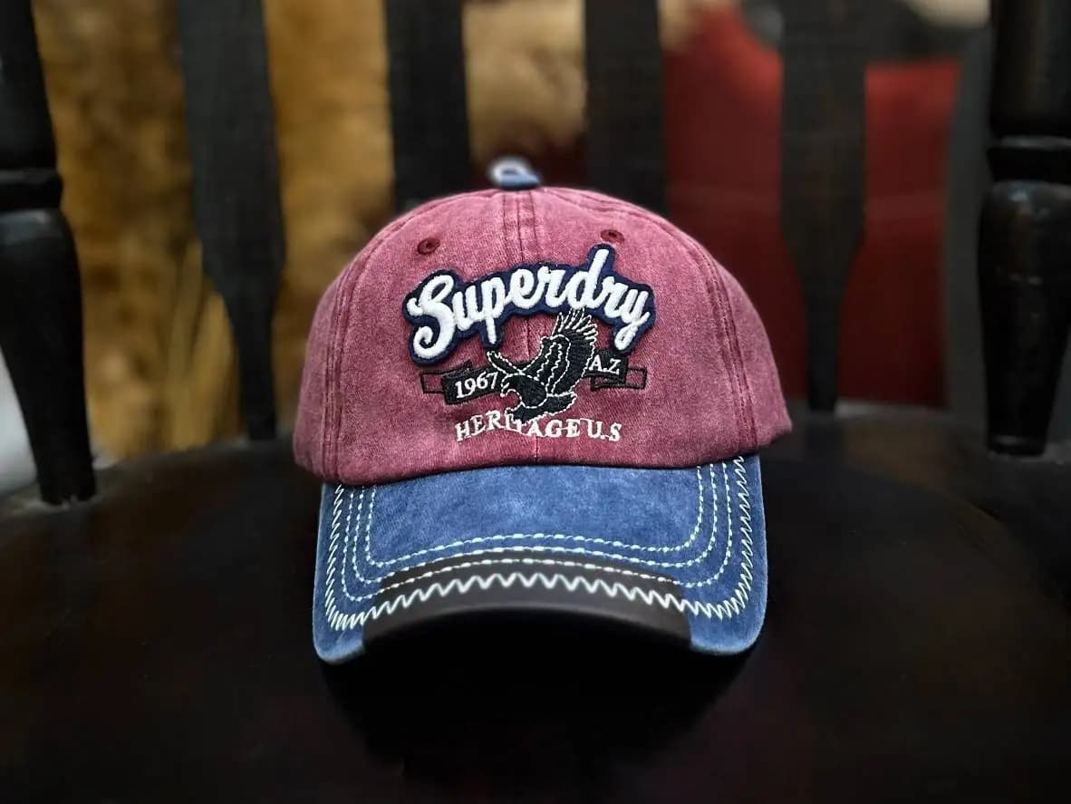 کلاه سنگشور Superdry آبی قرمز (مدل 3006) — تصویر ۳