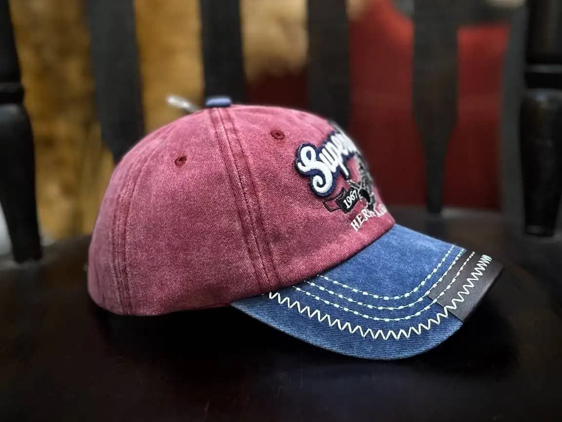 کلاه سنگشور Superdry آبی قرمز (مدل 3006) — تصویر ۴