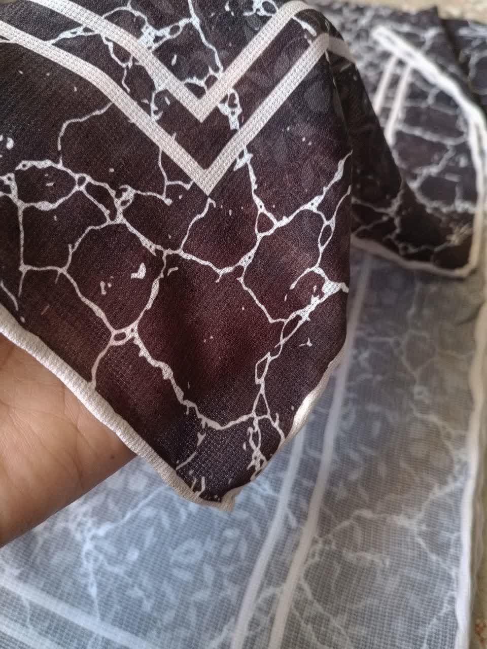 روسری حریر نخ 120 طرح گل — تصویر ۴