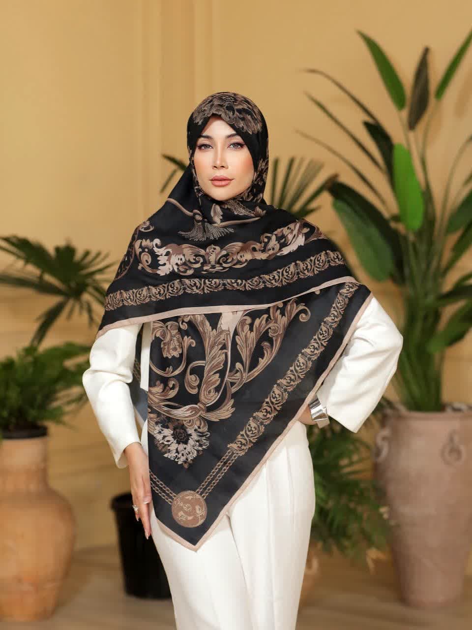 روسری نخی مشکی ورساچه 140