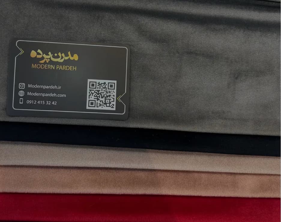 پرده مینیمال مخمل ساده طوسی تیره کد 28 — تصویر ۲