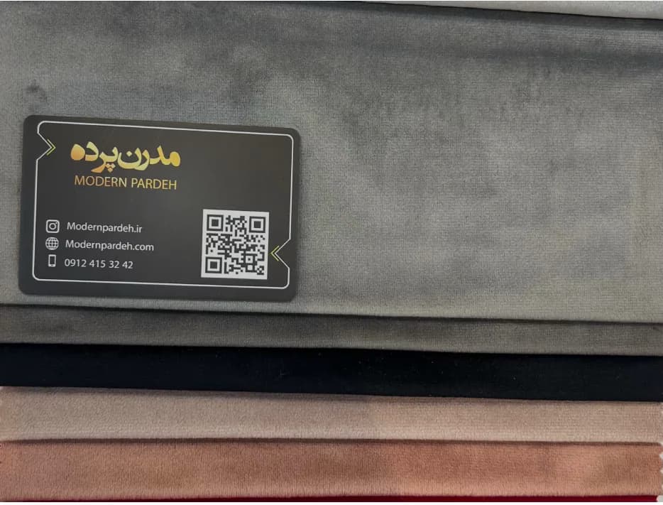 پرده مینیمال مخمل ساده طوسی روشن کد 27 — تصویر ۴
