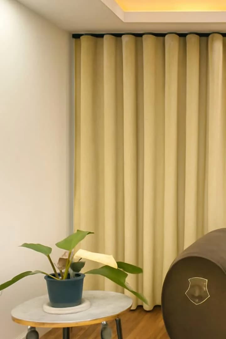 پرده مینیمال مخمل ساده کرم طلایی کد 32