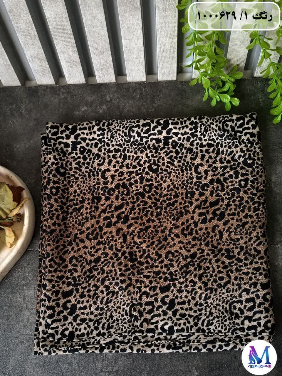روسری نخی پاییزه پلنگی 110 — تصویر ۳