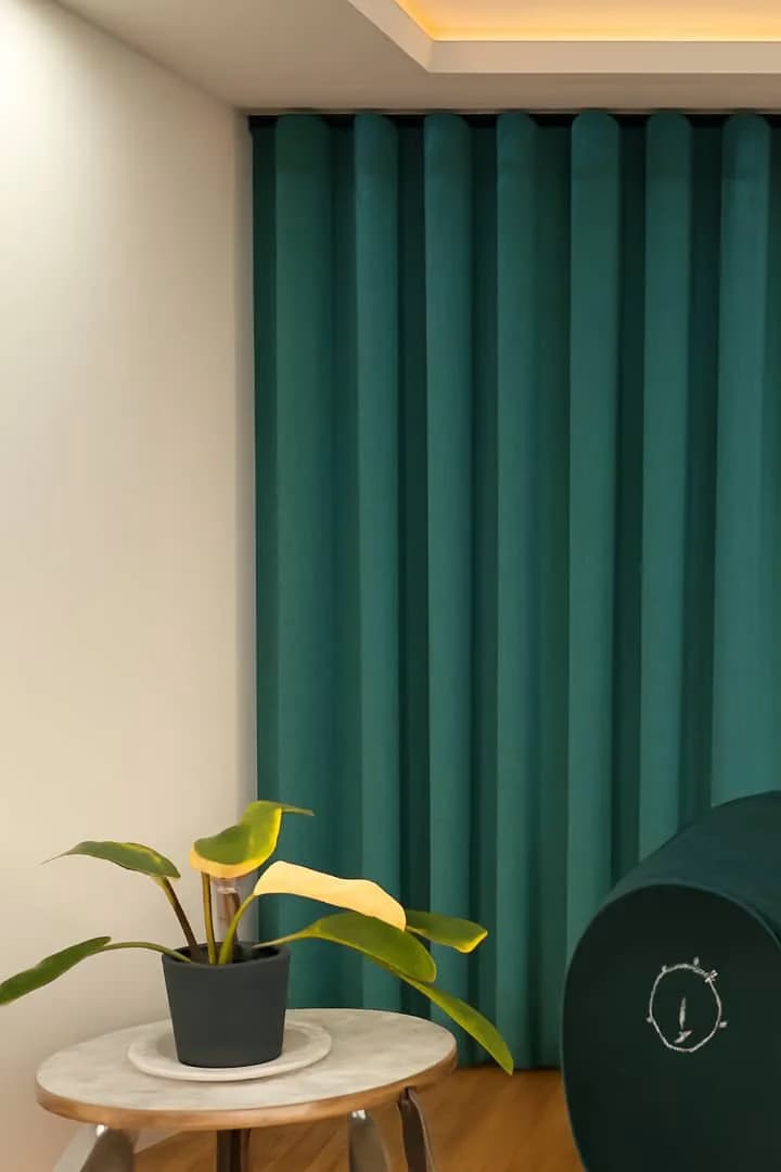 پرده مینیمال مخمل ساده سبز کله غازی کد 63
